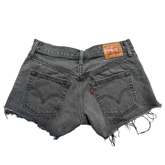 Levi’s 501 Distressed Button Fly Cutoff Jean Shorts Gray Wash Size 26 - Picture 7 of 7